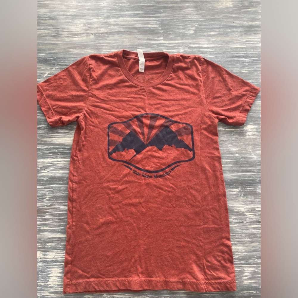 Woman’s T-Shirt sz Small